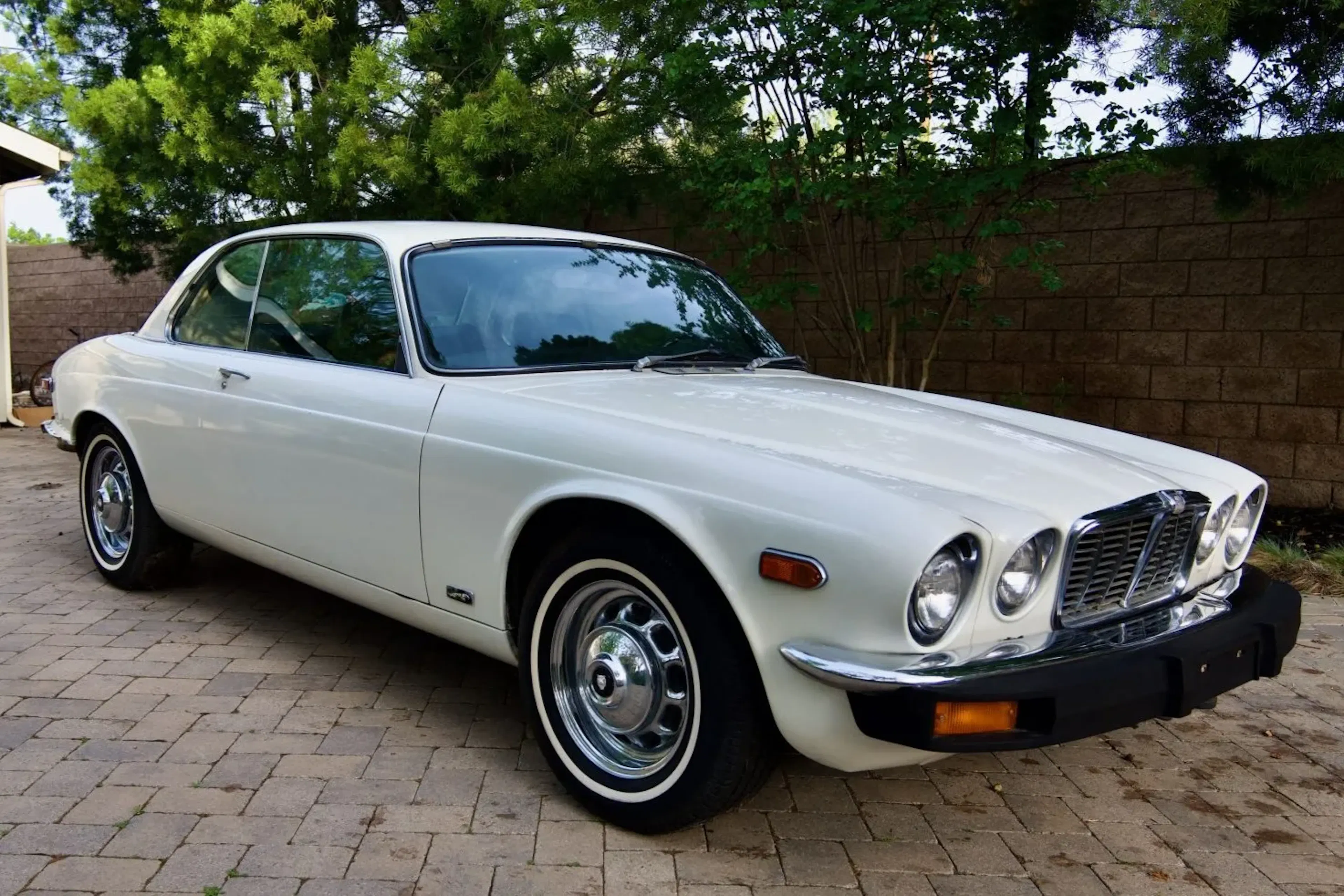 1974 Jaguar XJ-12 Base | Hagerty Valuation Tools®